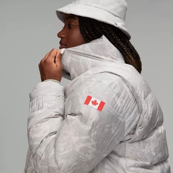 NWT Lululemon Grey Team Canada Jacket - Picture 3 of 16